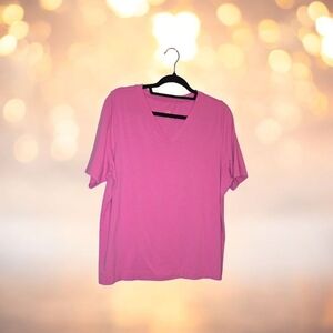 Belle by Kim Gravel Pink V-Neck Short Sleeve Tee